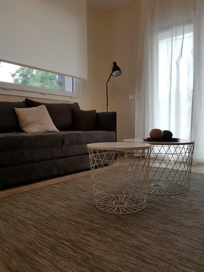 Fantastic Four Apartments Néoi Epivátai Esterno foto
