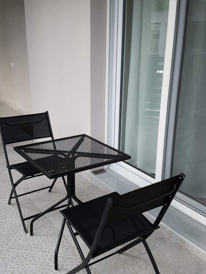 Fantastic Four Apartments Néoi Epivátai Esterno foto