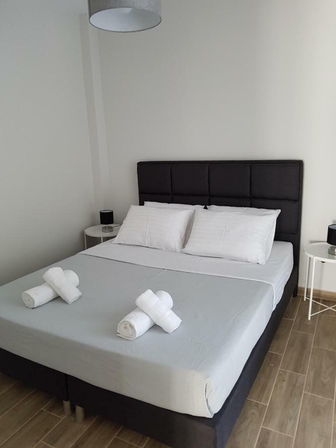 Fantastic Four Apartments Néoi Epivátai Esterno foto